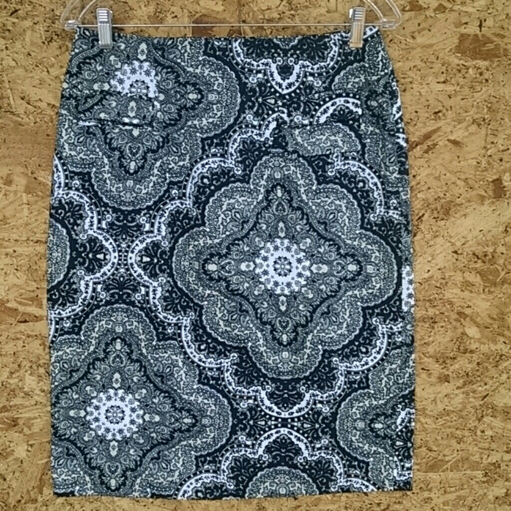 NWOT GRACE Paisley Straight Skirt